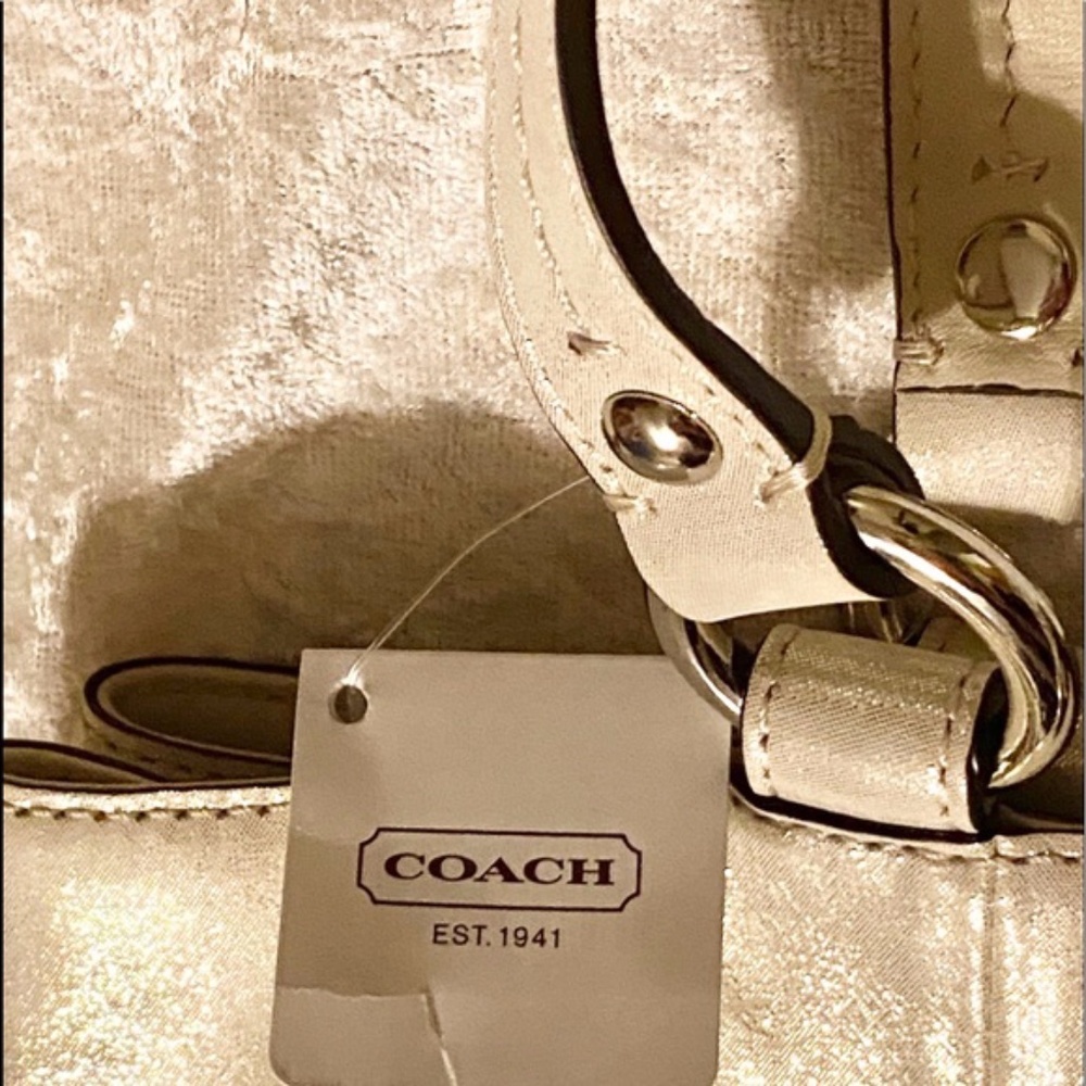 NWT Coach 18751 buckle soho bag